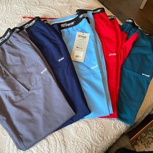 Grey’s Anatomy Scrub Lot